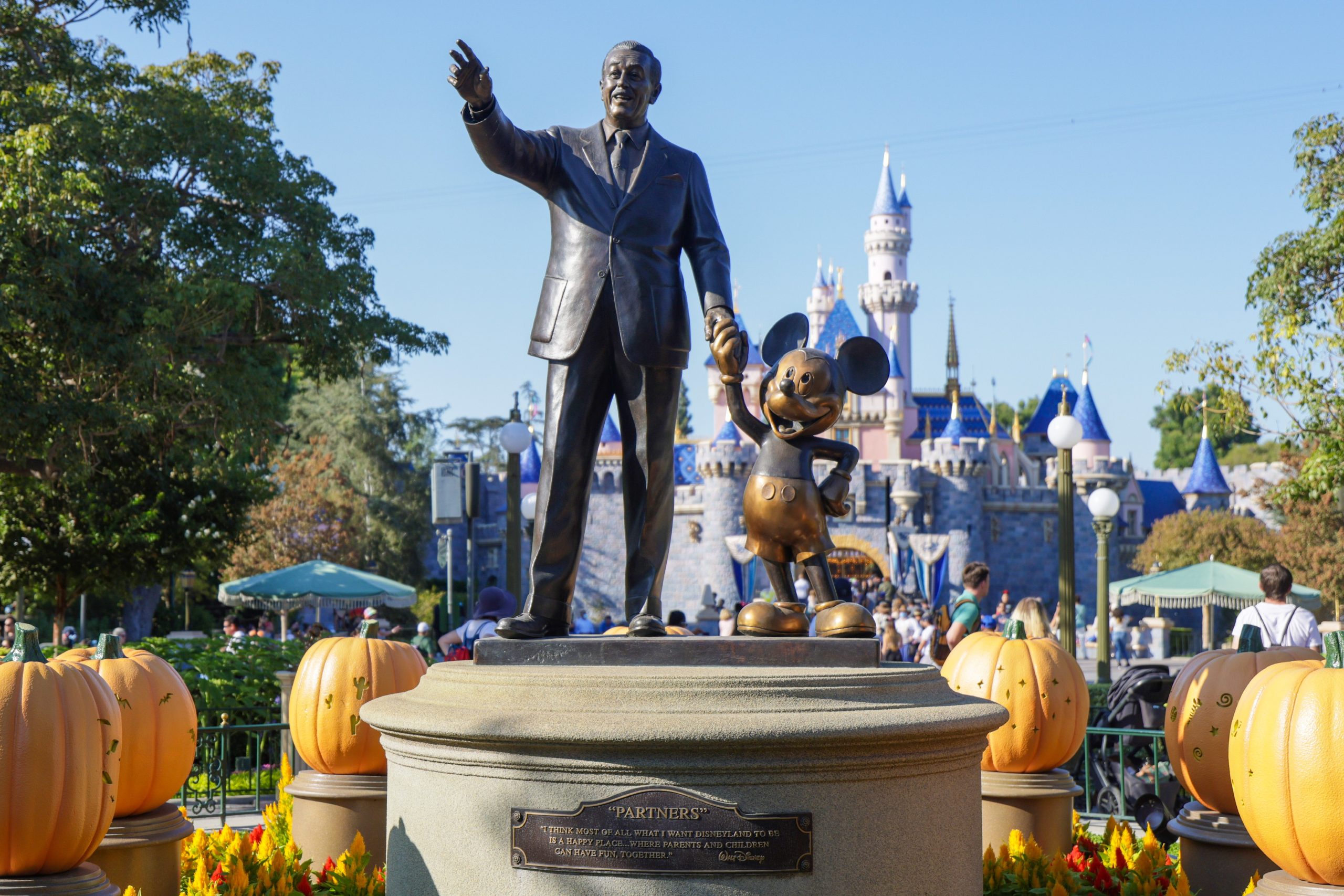 Disneyland workers could get a pay hike to nearly $20 an hour after  living-wage win