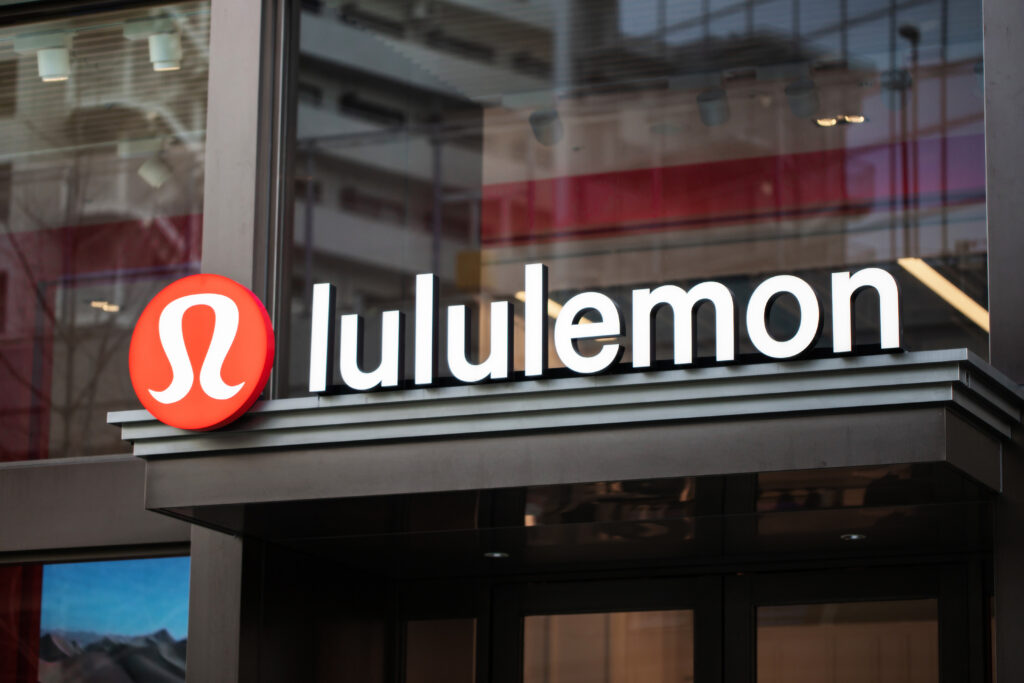Lululemon stock tumbles, struggles to reach US consumers